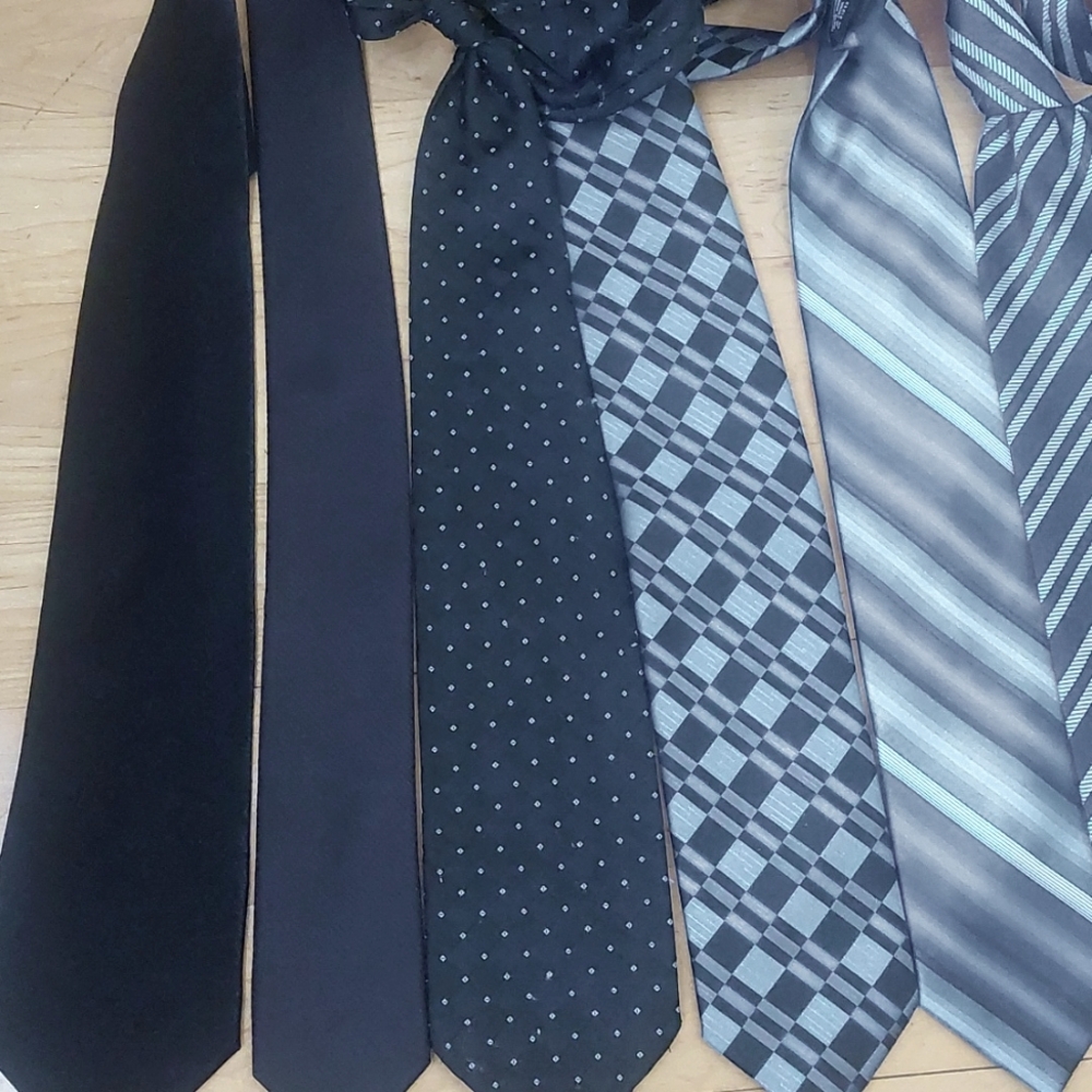 Bulk of (15) Men's formal ties